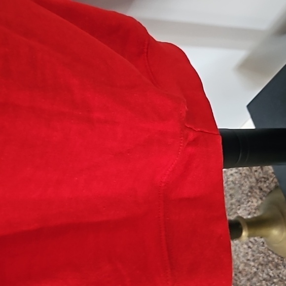 Gildan Red Long Sleeve Sweatshirt with "Arrowhead" Graphics NWOT - Picture 8 of 14